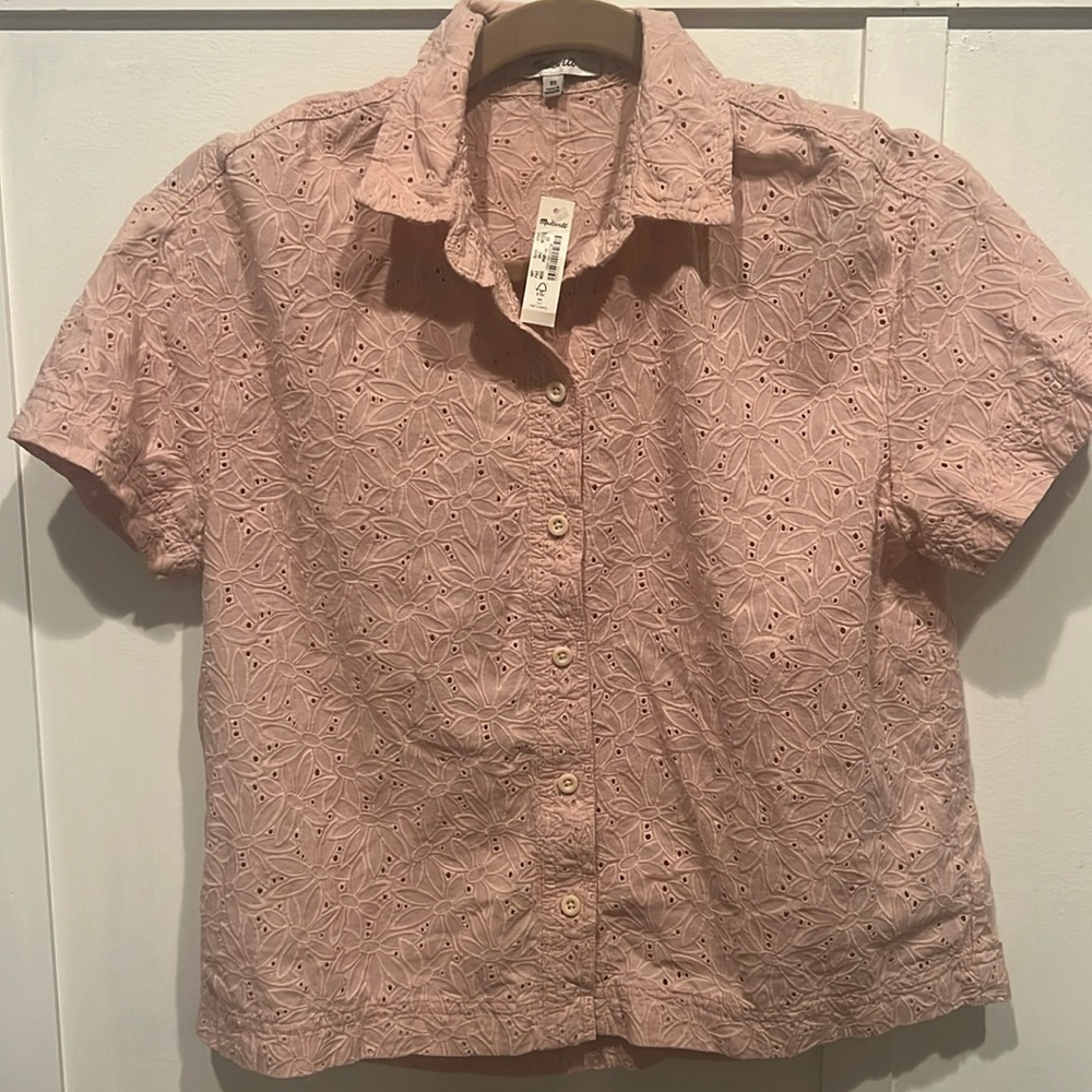 NWT Eyelet Beachside Shirt in Dream-On Daisies
